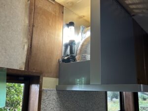長野キッチン取付け隊　プロペラからシロッコファンへの取替　施工後